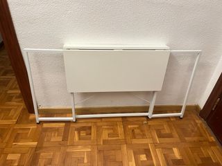 Mesa plegable blanca poco uso