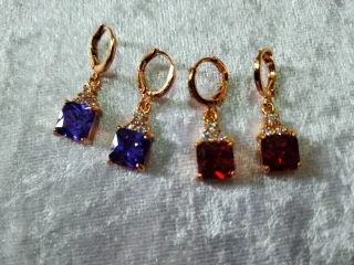 Lote 2 pares pendientes piedras moradas y rojas