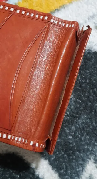 Cartera antigua cuero repujado