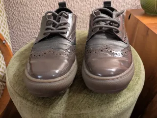 Zapatillas Geox grises tipo zapato