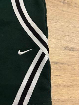 Pantalón corto Nike verde