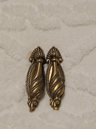 Par de tiradores antiguos latón