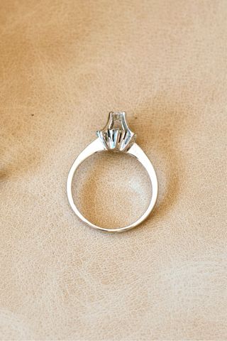 Anillo oro blanco 18k con brillantes