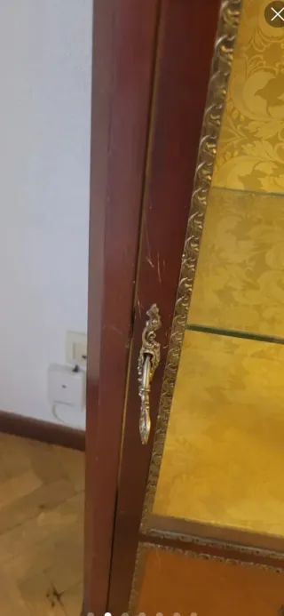 Vitrina antigua nogal cristal