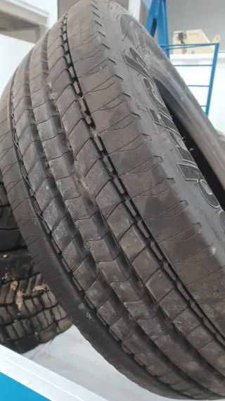 Neumático Camión 315/70 R 22.5  unidades 3