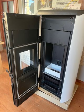 Estufa Pellet Palazetti Jackie Idro 25,3Kw