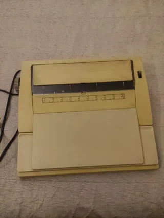 Máquina de escribir eléctrica Olympia Prestige