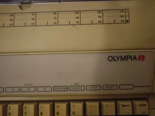 Máquina de escribir eléctrica Olympia Prestige