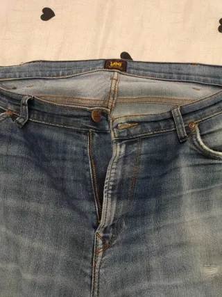 Pantalón vaquero Lee W38 Rotos