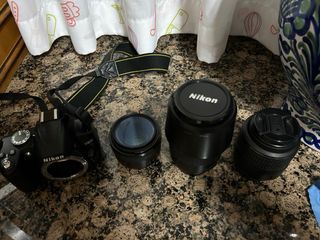 Pack Cámara Nikon D3000 + Lentes + Cargador