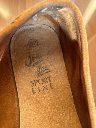 Mocasines de ante color coñac. Talla 42