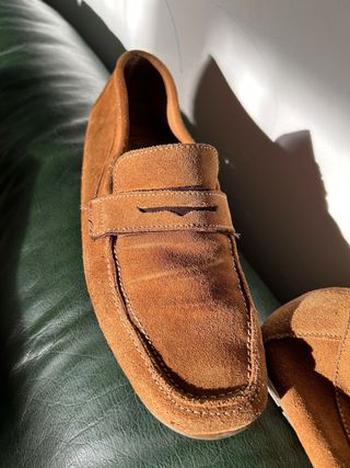 Mocasines de ante color coñac. Talla 42