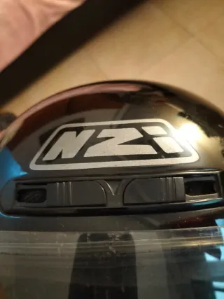 Casco de moto negro Zoom Marca NZI