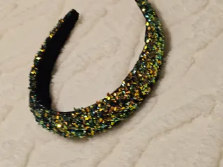 Diadema-tocado joya  en tono verde irisado