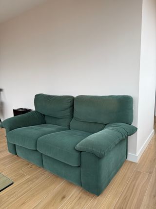 Sofá de 2 plazas verde