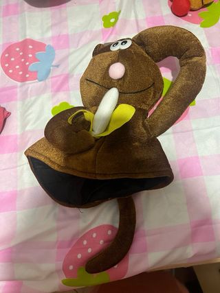 Sombrero peluche elefante mono langostino ciervo