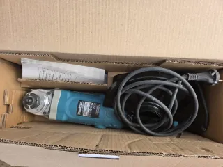 Radial Makita 9050R seminueva