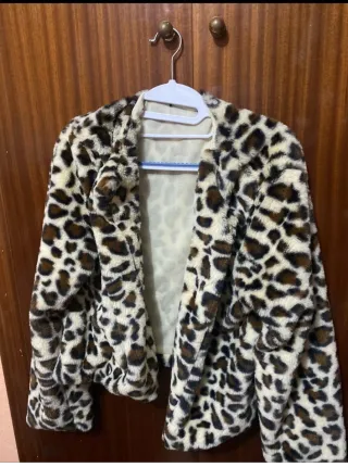 Chaqueta leopardo peluda