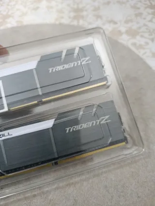 Kit RAM G.Skill Trident Z DDR4 16GB CL16-18-18-38