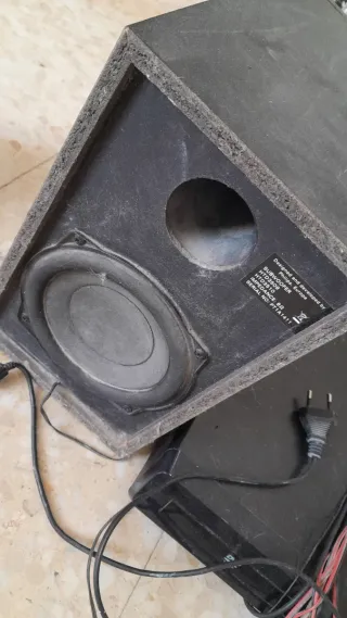 DVD 5.1 con soportes para altavoces Philips