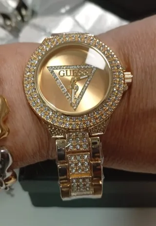 Reloj Guess Dorado con Circonitas