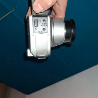 Cámara Digital Epson PhotoPC 2.1 MP + Tarjetas