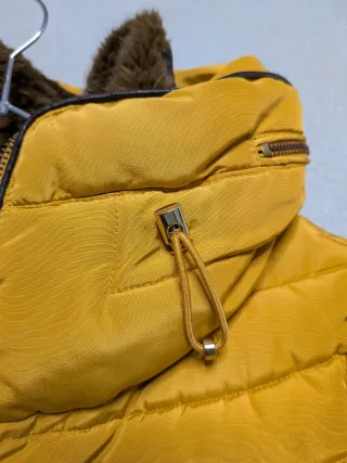 Chaqueta Zara Amarilla