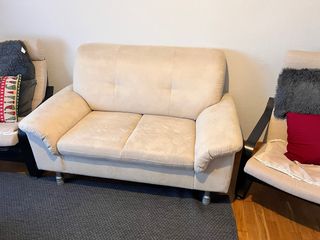 Sofá beige 2 plazas