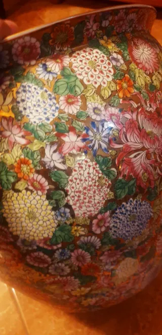 Jarrón de cerámica porcelana con flores dorado bri