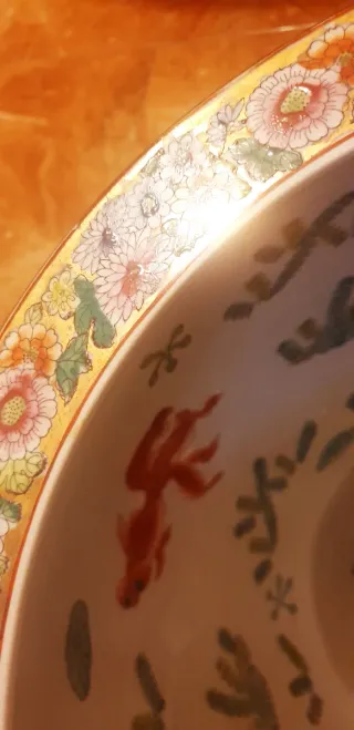 Jarrón de cerámica porcelana con flores dorado bri