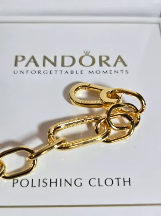 Pulsera Pandora. lleva la caja