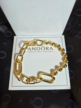 Pulsera Pandora. lleva la caja