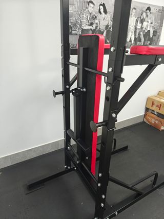 Multiestación de musculación y dominadas
