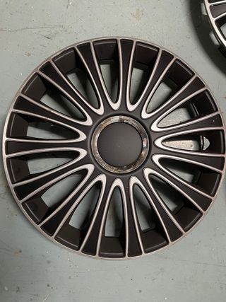 Tapacubos coche . 60 € las 7