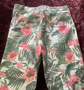 Calças estampadas florais