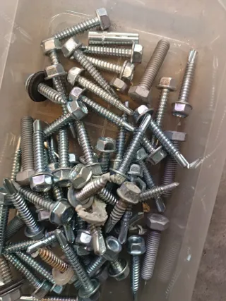 Lote tornillería y herrajes varios