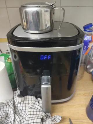 Freidora de aire negra