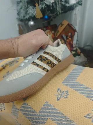 Zapatillas Adidas Beige y Marrón Animal Print