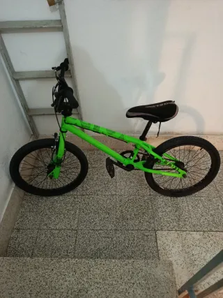 Bicicleta BMX Verde