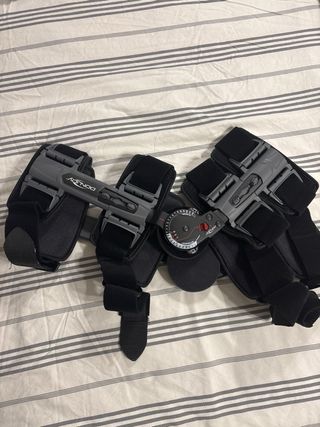 Rodillera ortopédica DonJoy ajustable