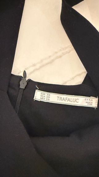 Mono corto negro Zara