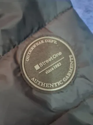 Cazadora plumífero negra. Oportunidad!!. NUEVA.