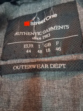 Cazadora plumífero negra. Oportunidad!!. NUEVA.