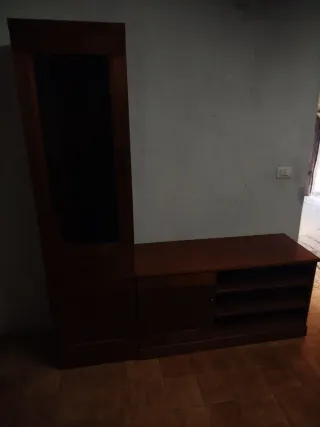 Mueble TV y armario vitrina madera