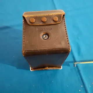 Cámara Yashica EM con funda