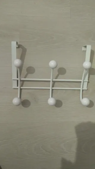 Colgador de puerta blanco metal