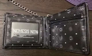 Cartera Nemesis Ouija con Cadena