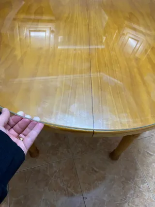 Mesa redonda de madera extensible y 3 sillas