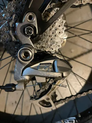 Bicicleta Mondraker DH Blanca