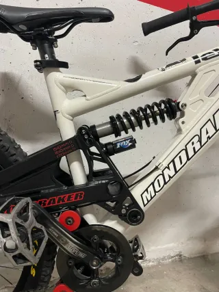 Bicicleta Mondraker DH Blanca
